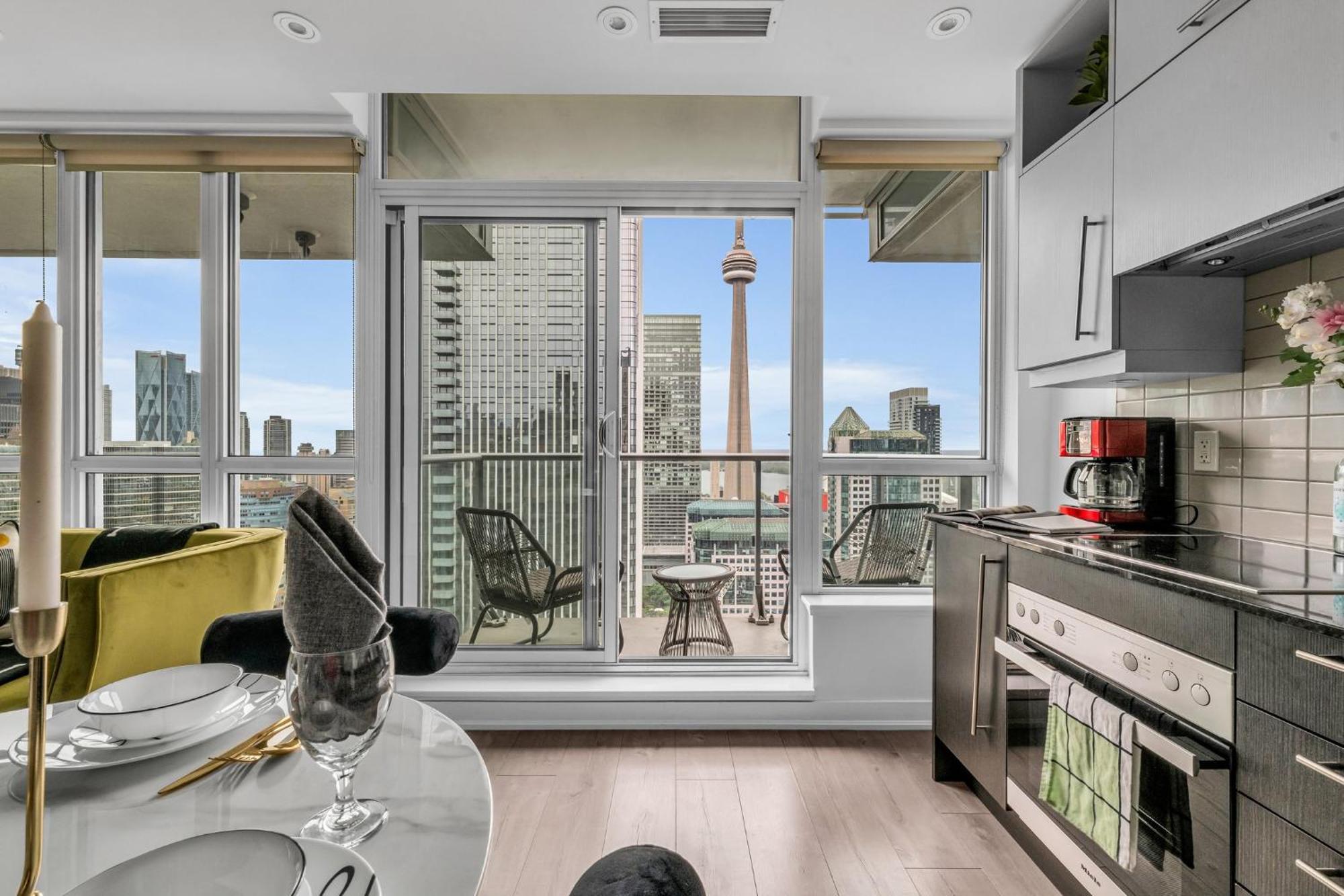 Deluxe 1br With Bird's Eye Cn Tower Views * Toronto