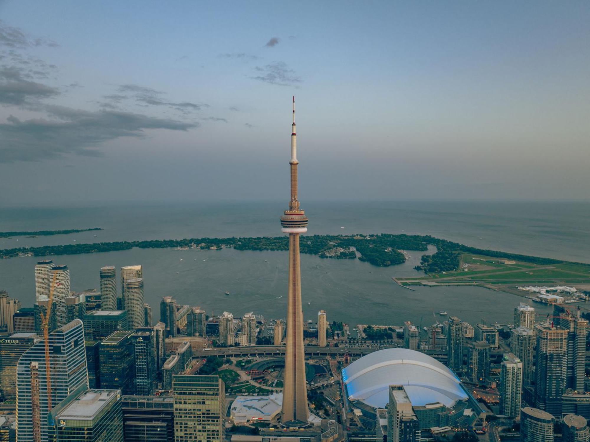 Deluxe 1br With Bird's Eye Cn Tower Views Toronto