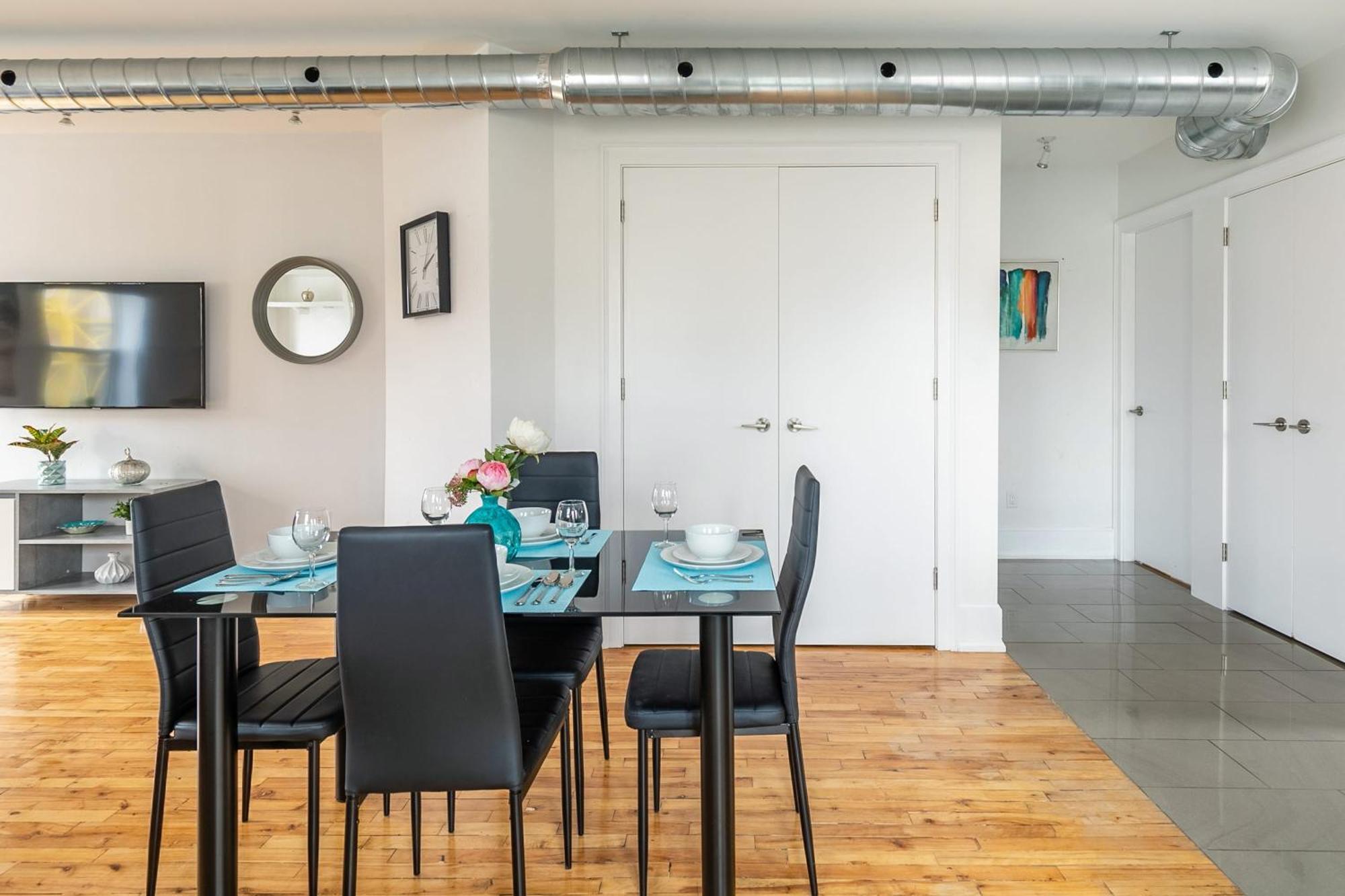 Modern 2 Bedroom - Heart Of Leslieville * Toronto