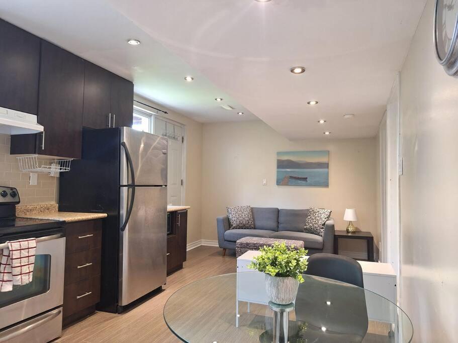 Spacious And Sparkling City Retreat * Toronto