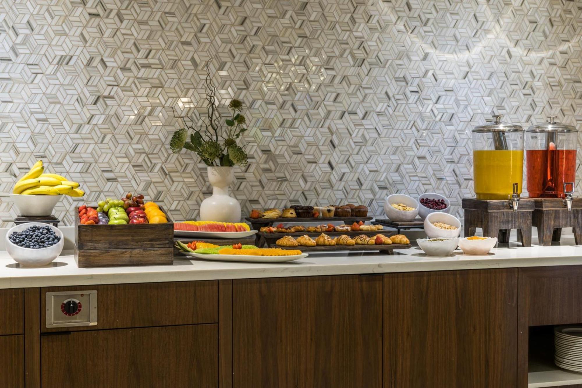 Hotel Crowne Plaza Airport By Ihg