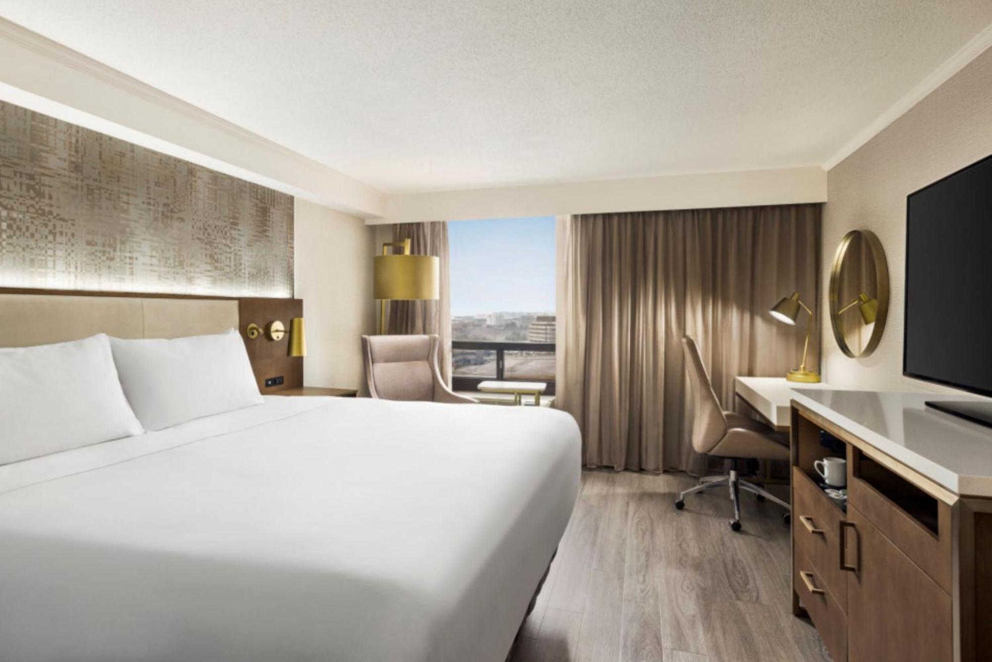 Crowne Plaza Airport By Ihg