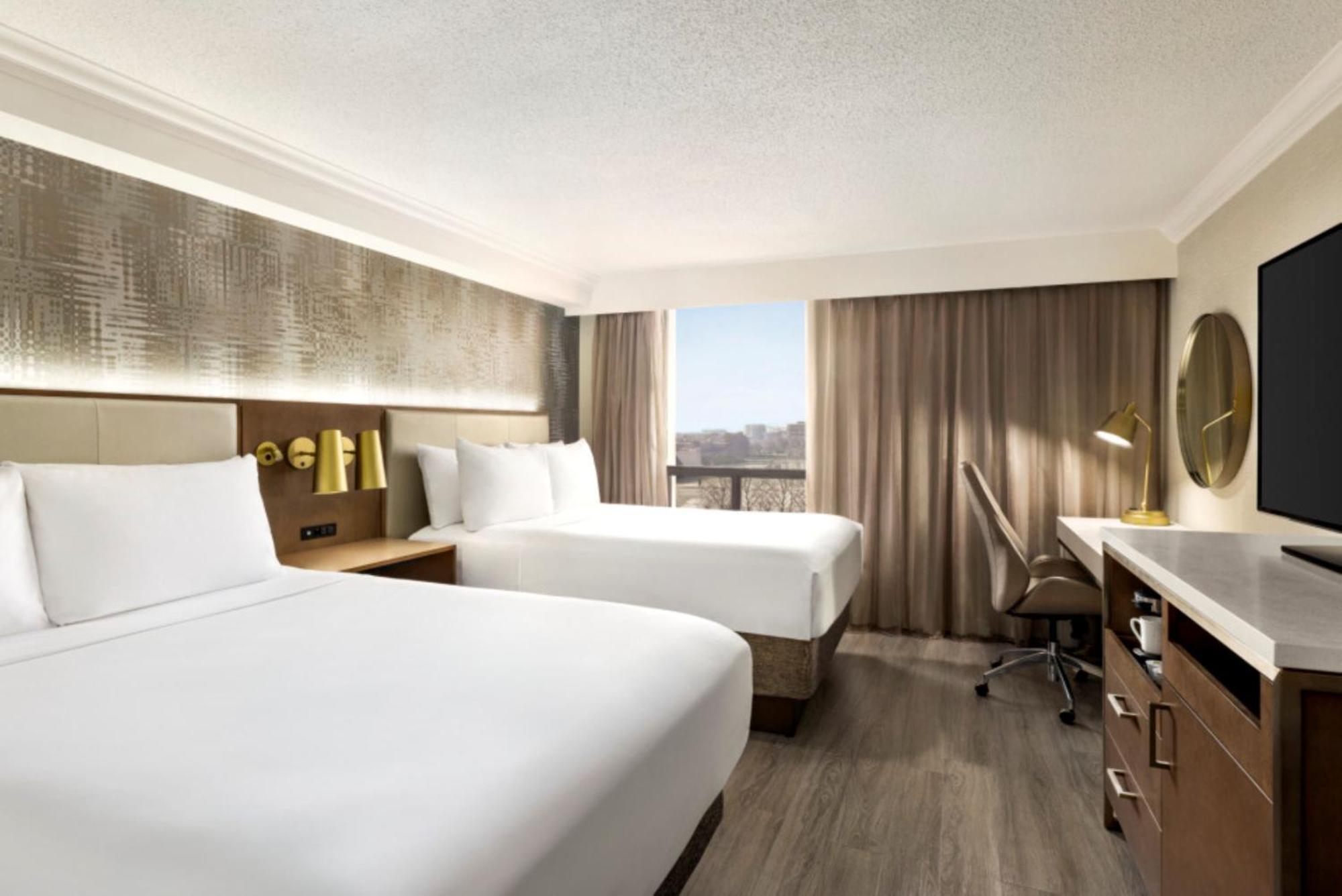 Crowne Plaza Airport By Ihg Hotel