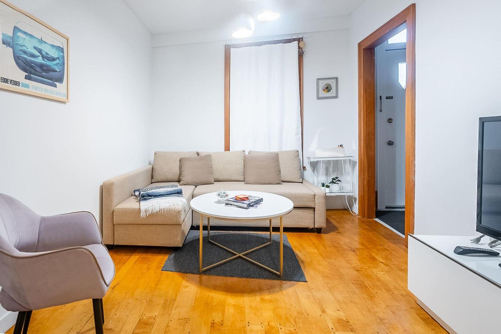 Modern Townhome 3br-double Bed Near Christie Pits Park Toronto
