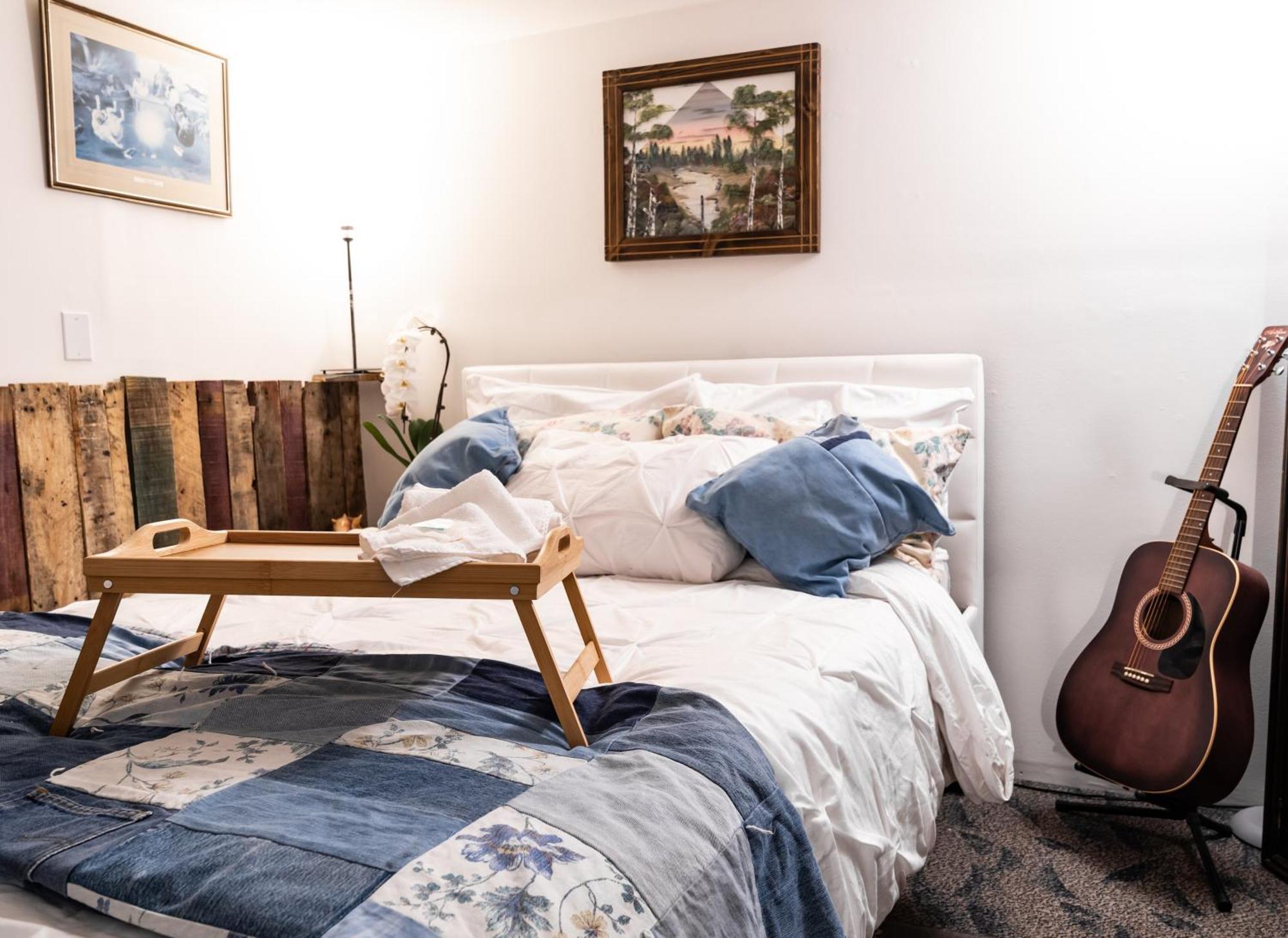Homestay The Den