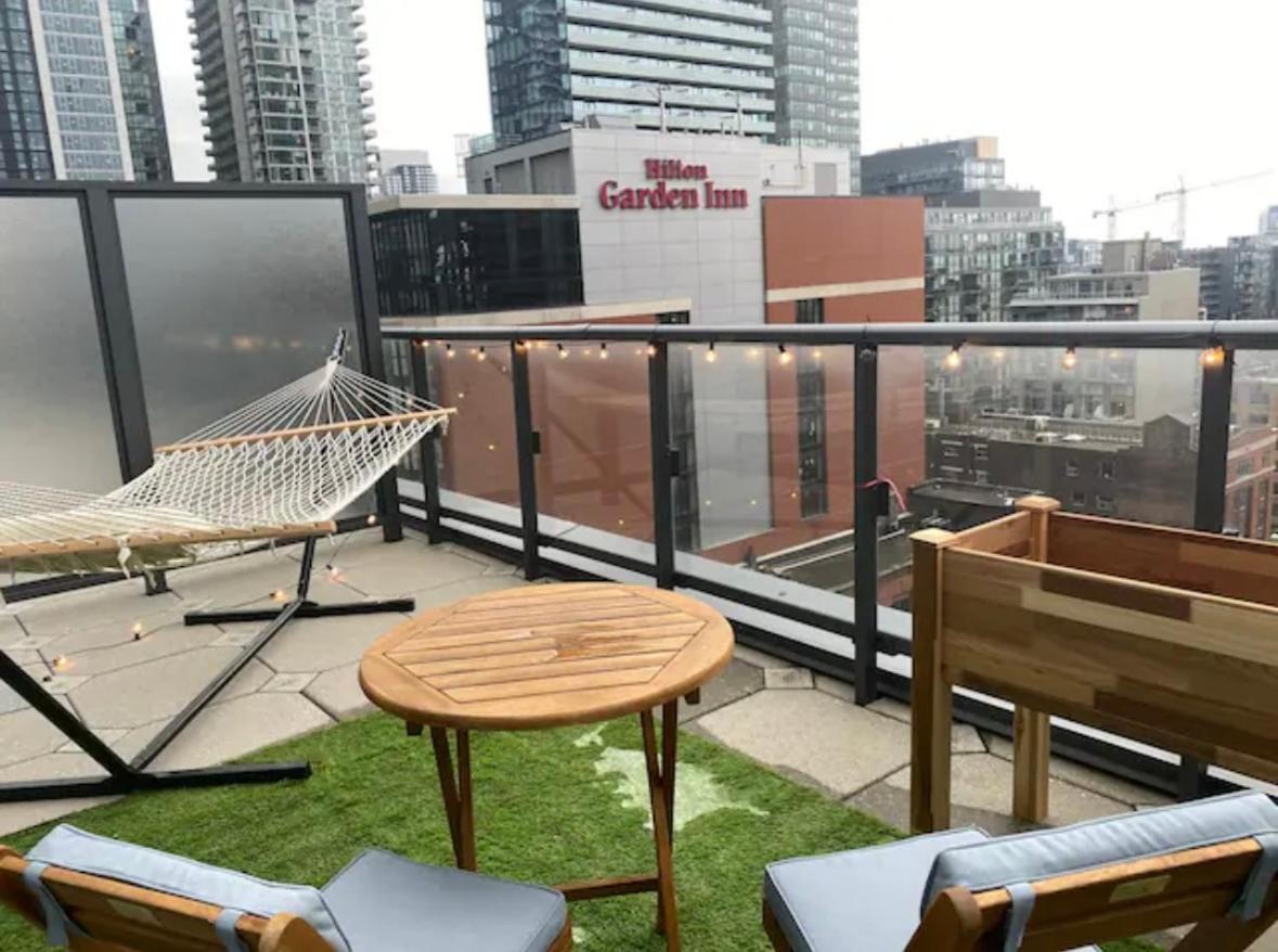 Bright 1br W Large Terrace - Entertainment District * Toronto