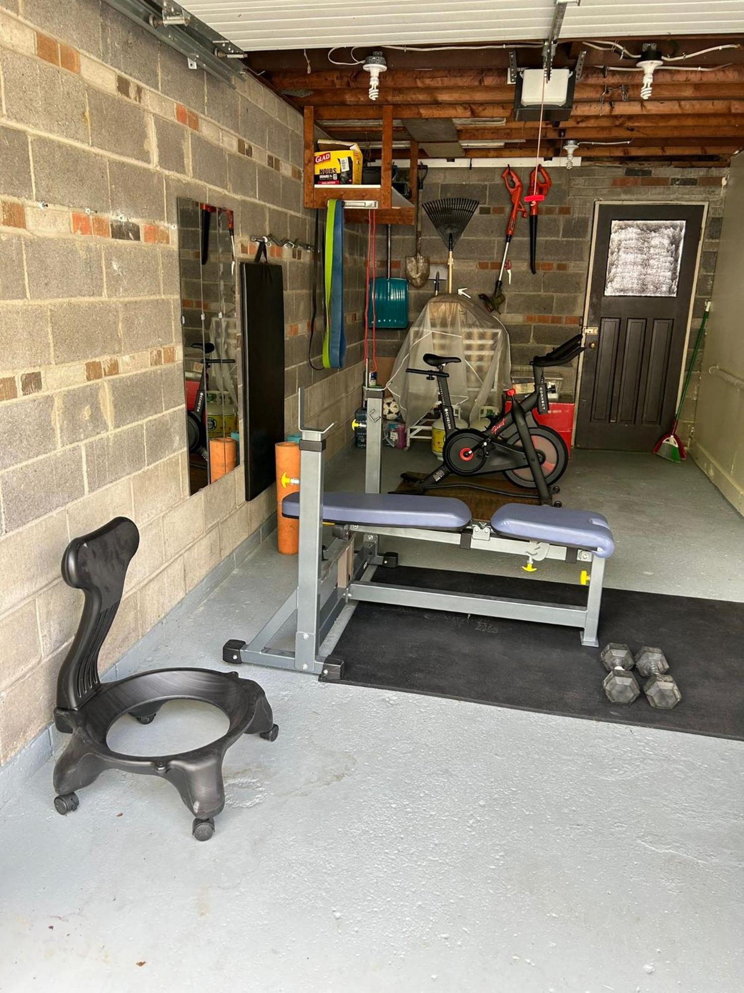 Luxury Renovated House In Prime Location With Parking Apartment
