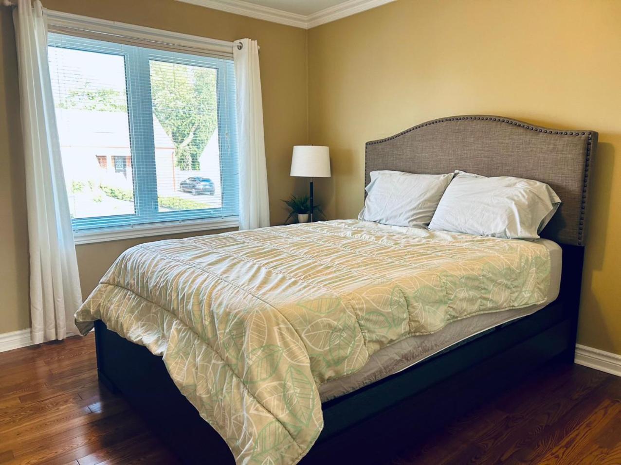 Homestay Nice Bedrooms In North York, Ontario
