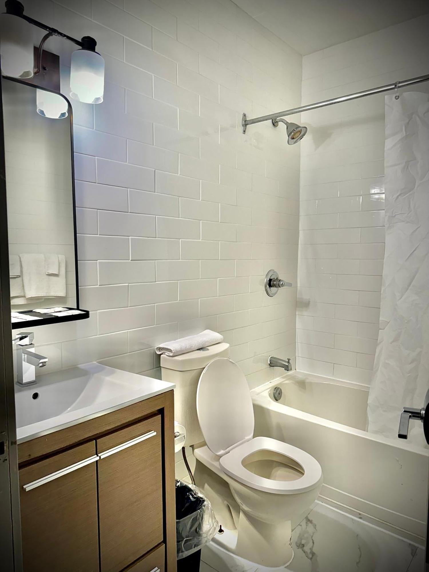 Hotel Royal Oak Toronto