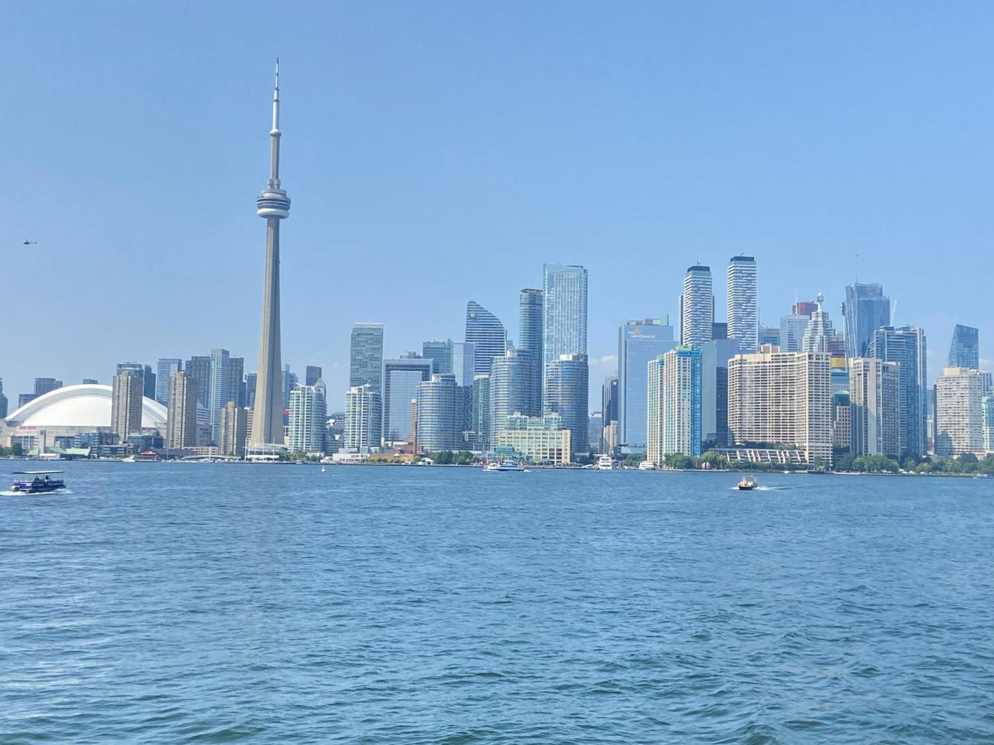 Lakeside Haven: Harbourfront With Million-dollar Views Toronto