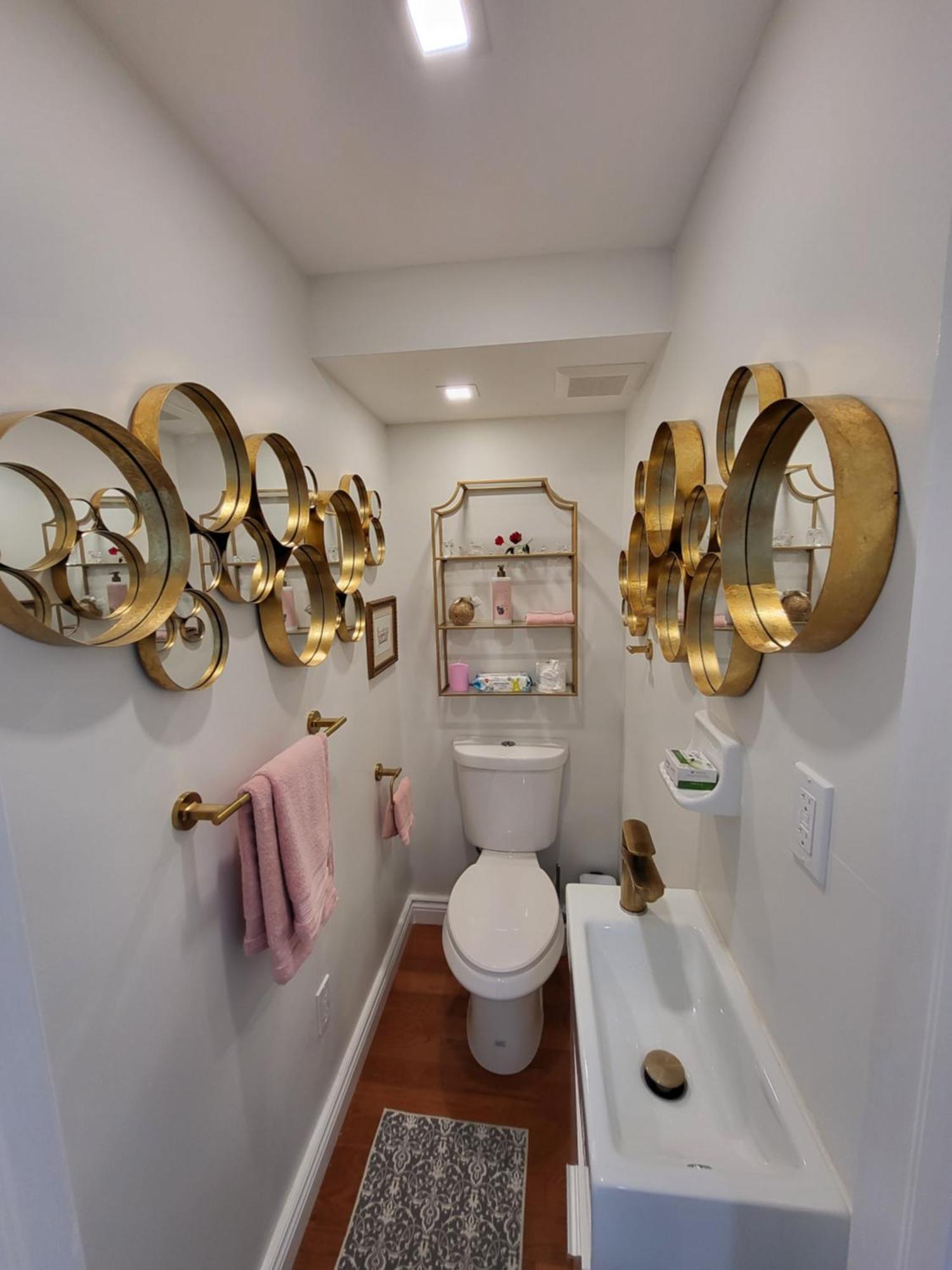 Villa Downtown House 2bed 2bath Subway Free Parking *
