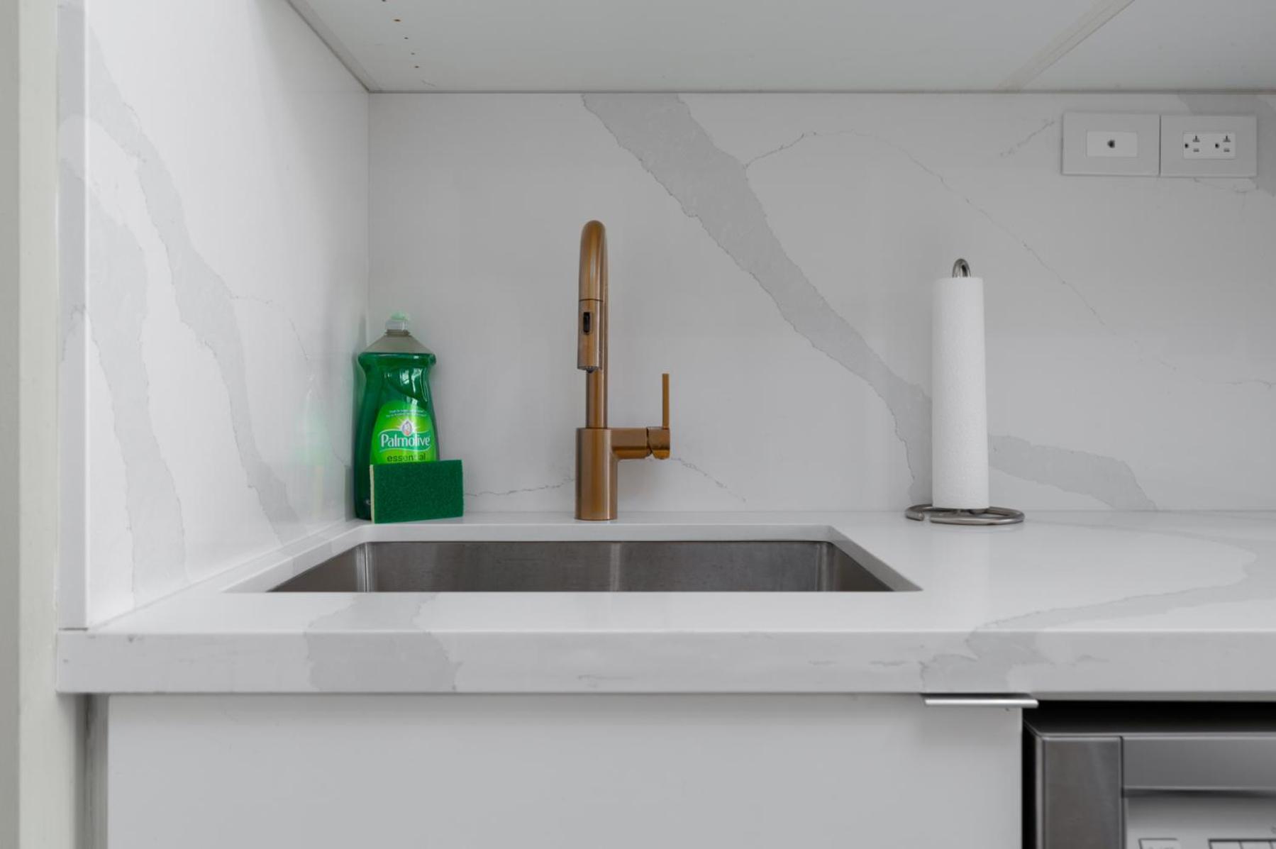 Iceboat Apartment *