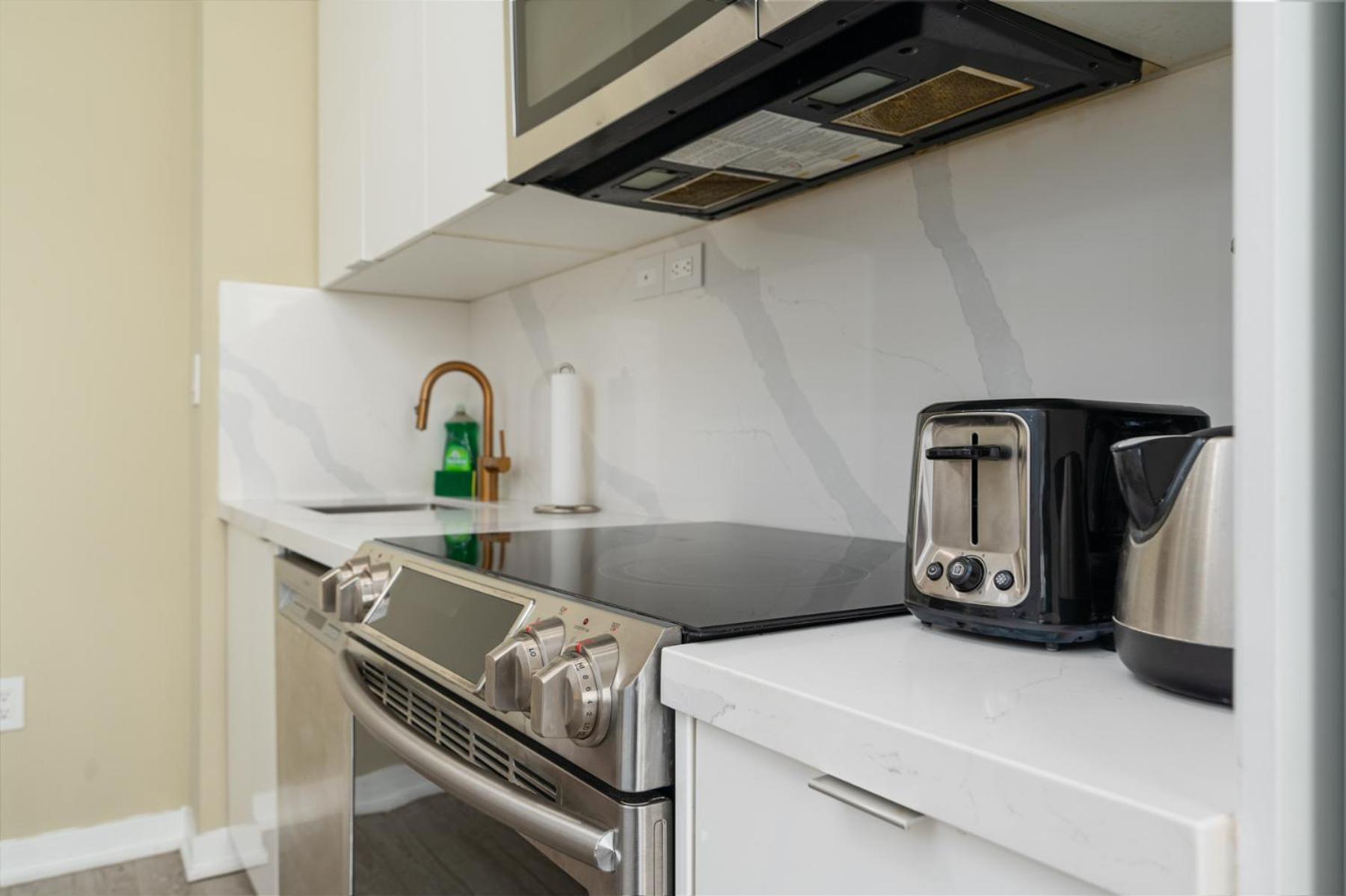 Apartment Iceboat Toronto