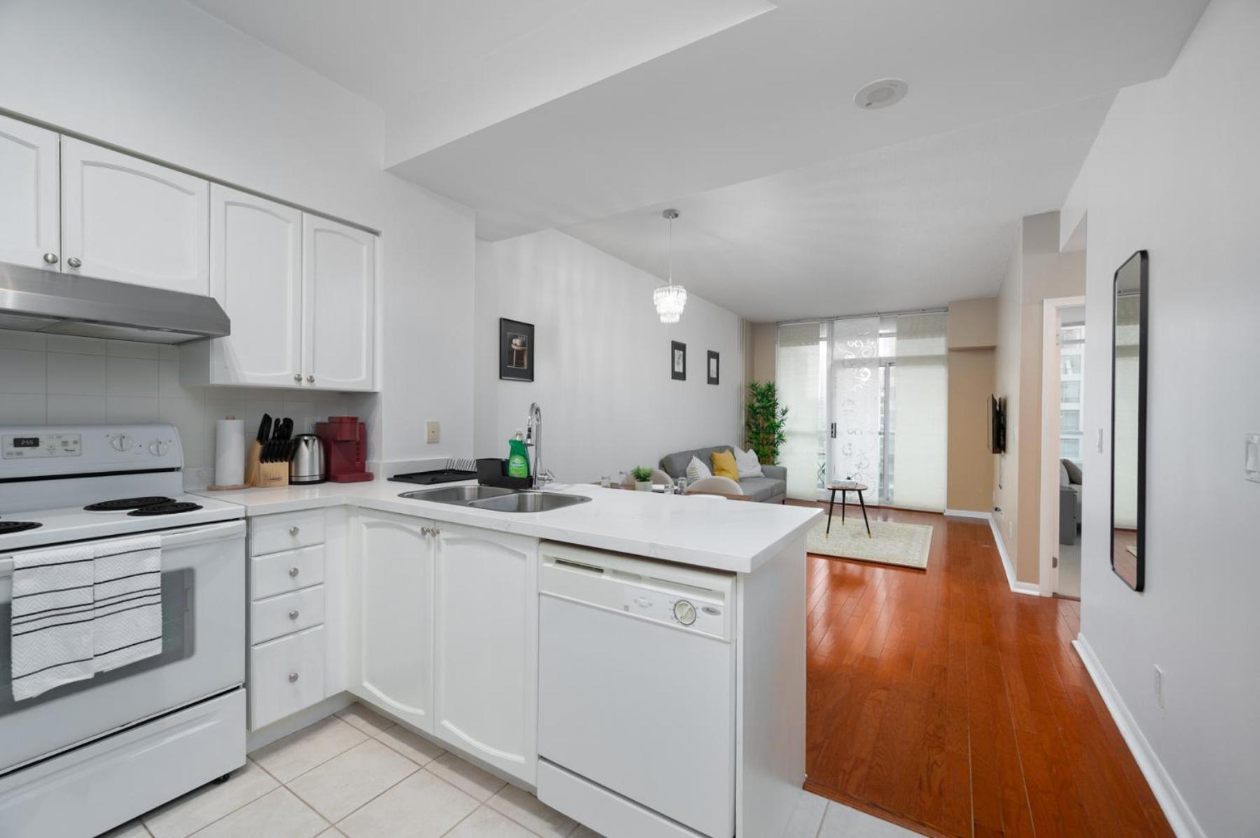 Fort York Apartment *