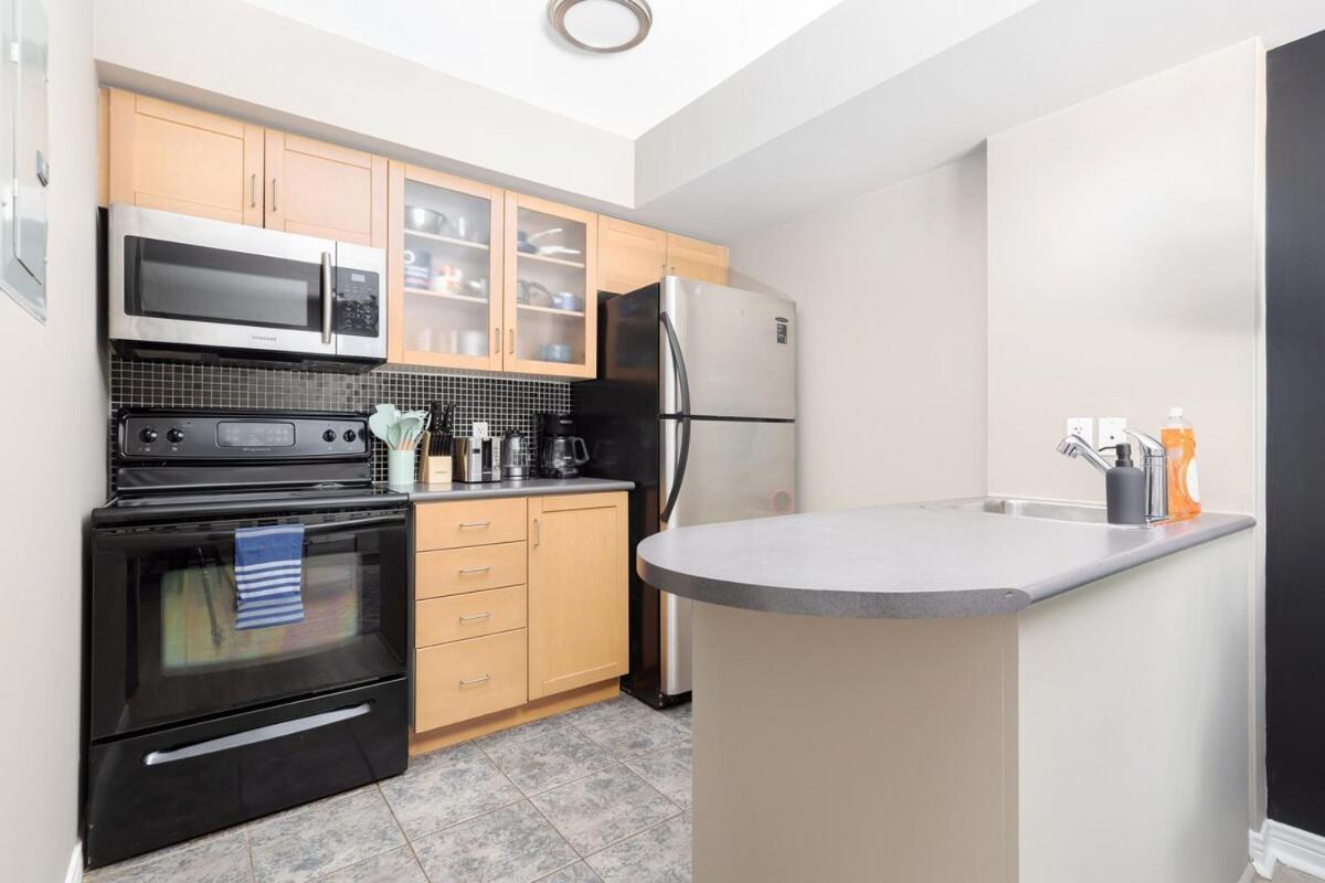 Lakeside Haven - Cozy Townhome In Liberty Village Holiday home *