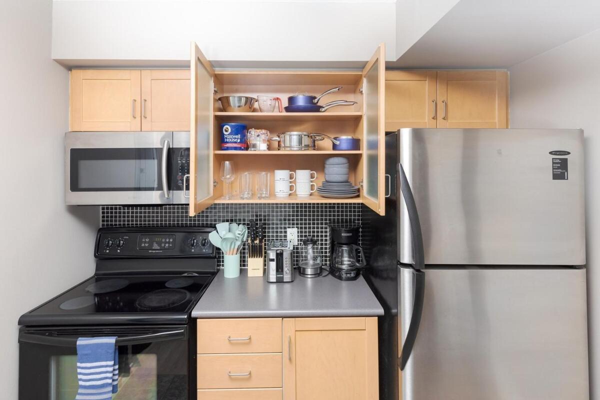Lakeside Haven - Cozy Townhome In Liberty Village *