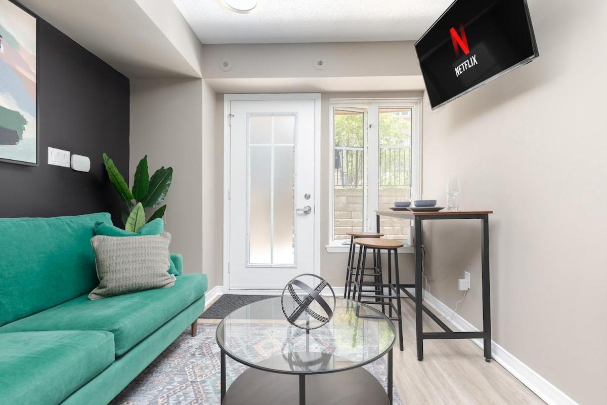 Lakeside Haven - Cozy Townhome In Liberty Village