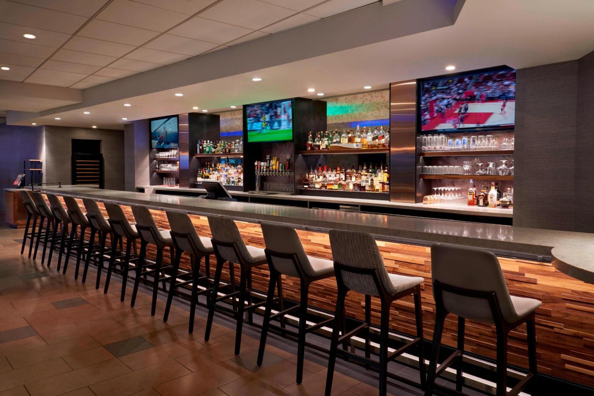 Hotel Marriott Centre 4*