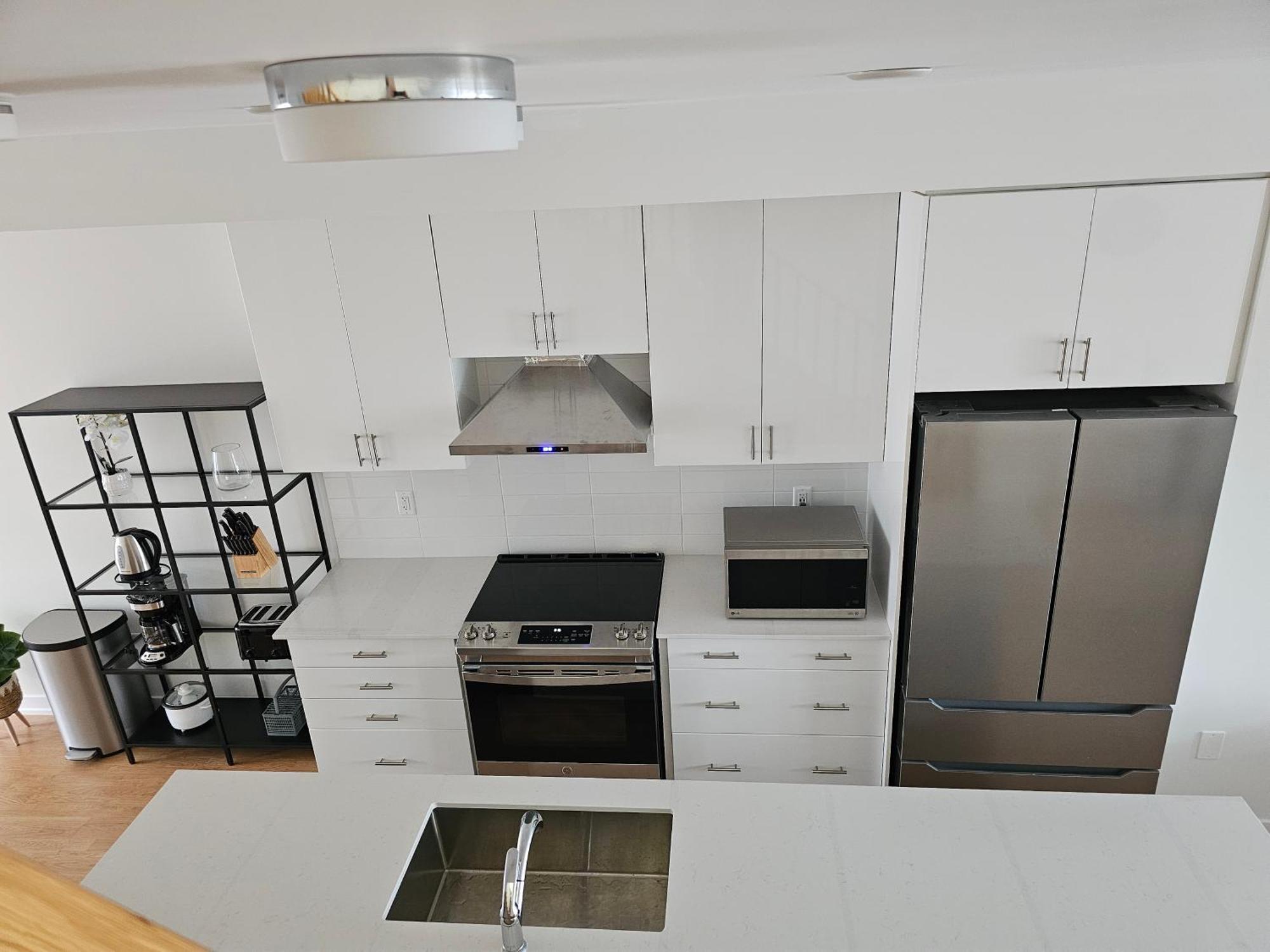 Pine Brandnew Private With Shared Bathroom In On Canada * Toronto