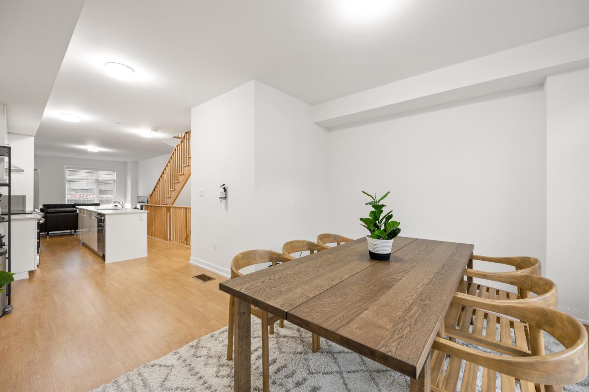 Pine Brandnew Private With Shared Bathroom In On Canada Toronto