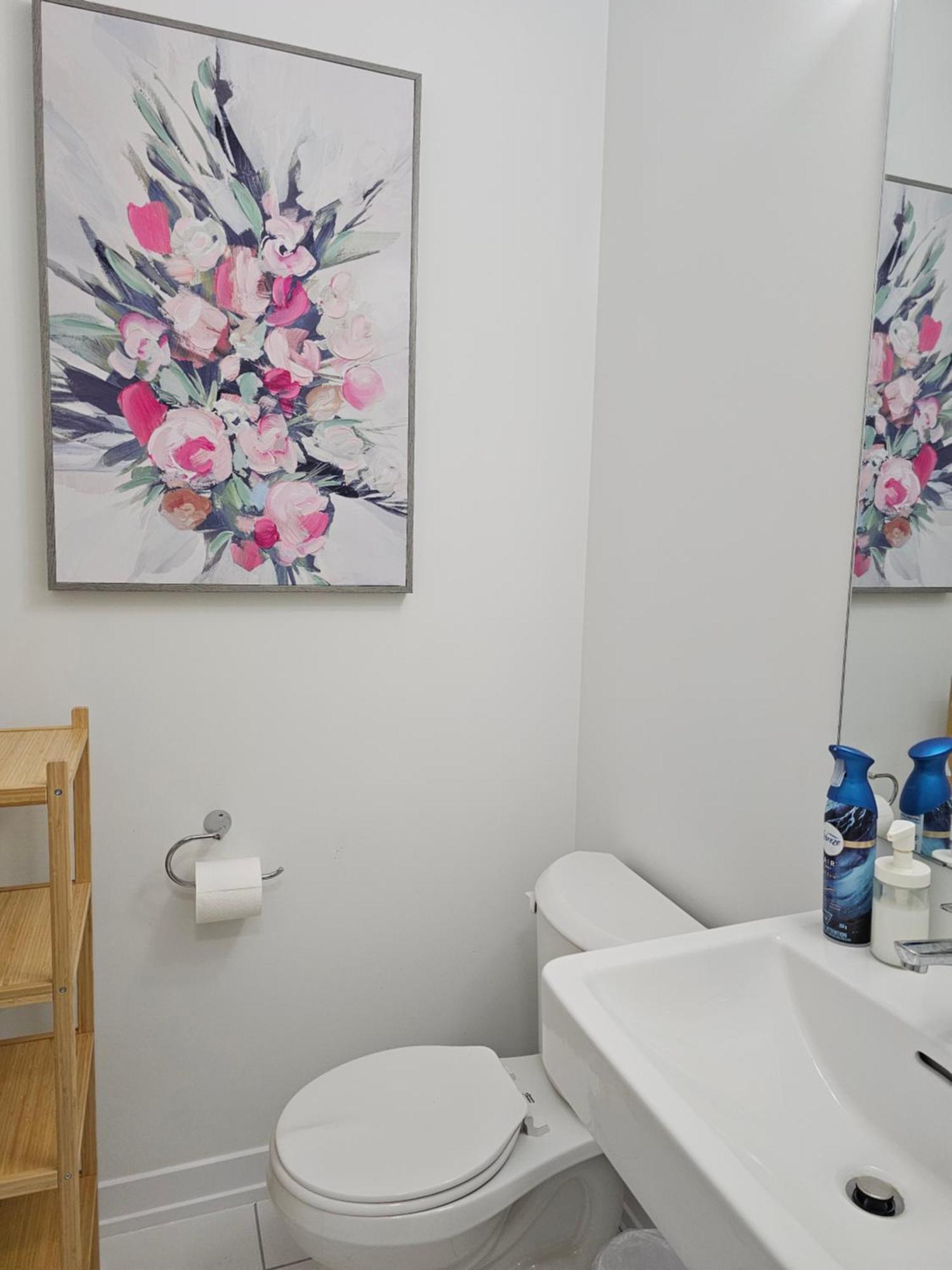 Pine Brandnew Private With Shared Bathroom In On Canada