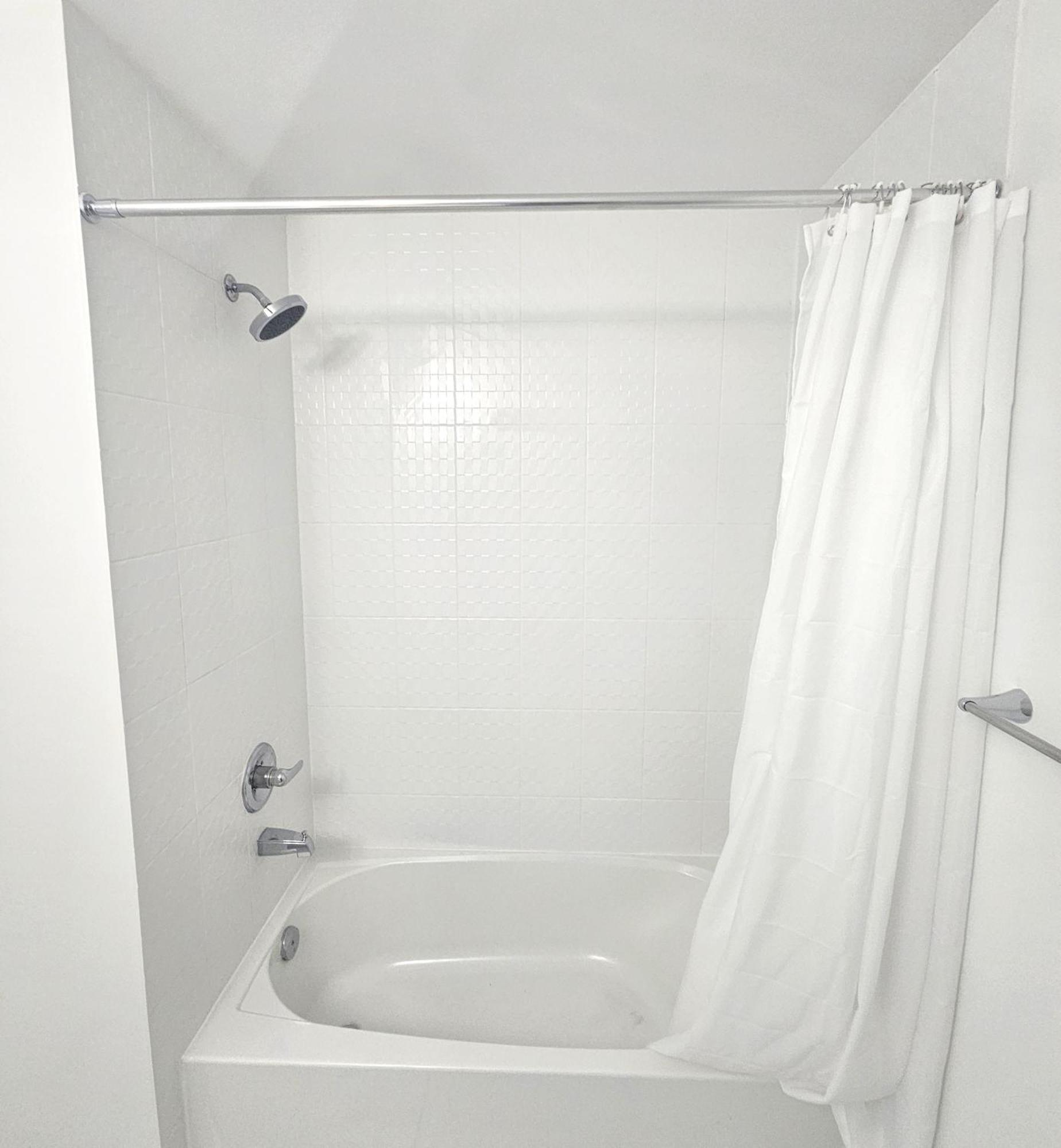 Pine Brandnew Private With Shared Bathroom In On Canada * Toronto