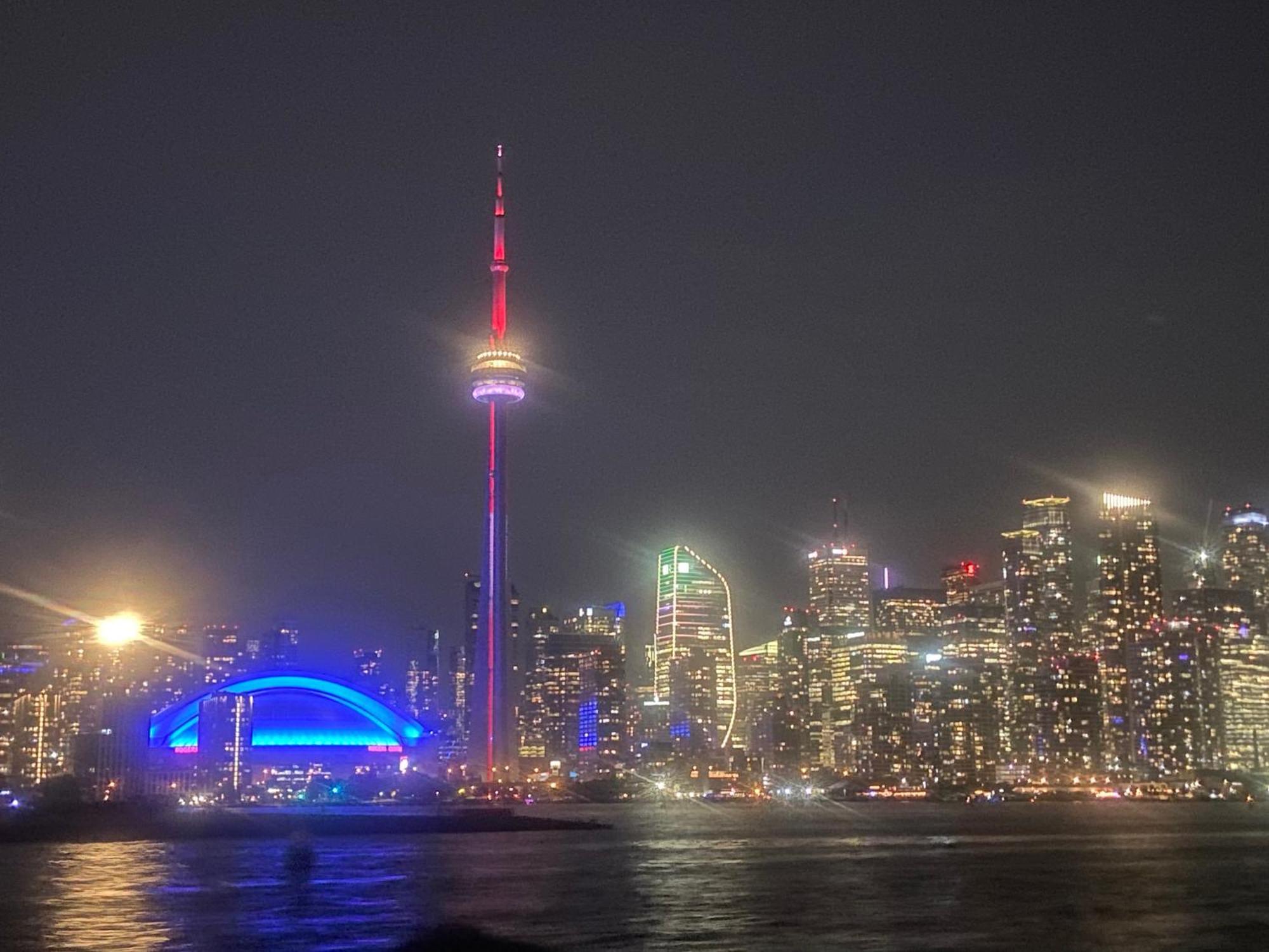 Apartment Lakeside Haven: Harbourfront With Million-dollar Views