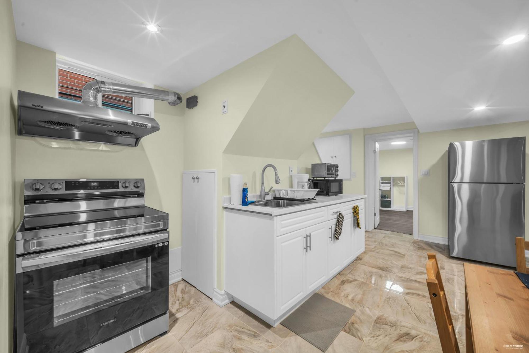 Luxury Renovated House In Prime Location With Parking * Toronto