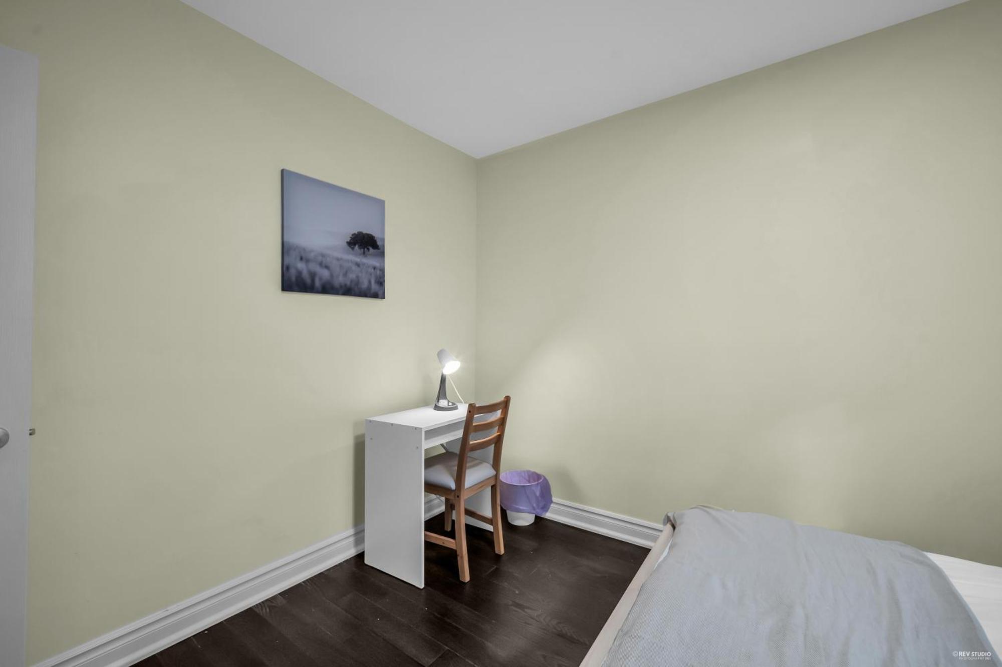 Luxury Renovated House In Prime Location With Parking Apartment