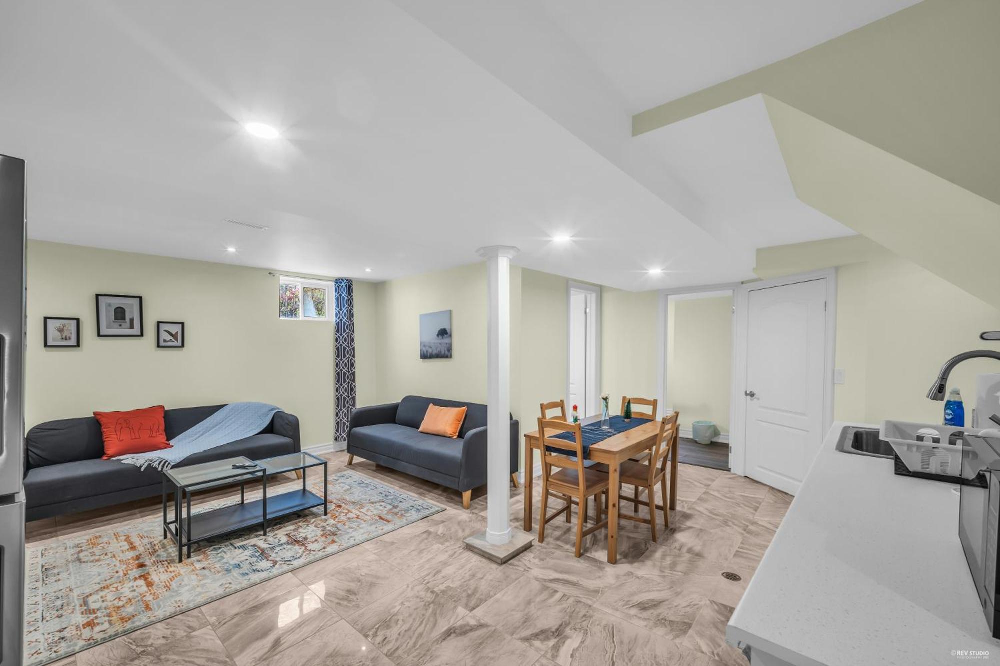 Luxury Renovated House In Prime Location With Parking * Toronto
