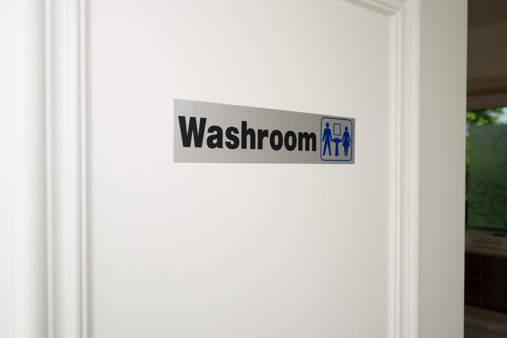 Homestay Spacious Room, Parking, Smart Monitor Toronto