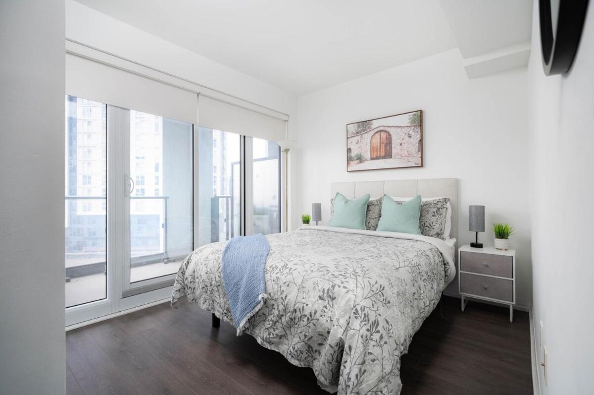Holiday home With 2 Bedrooms In Great Downtown Location *
