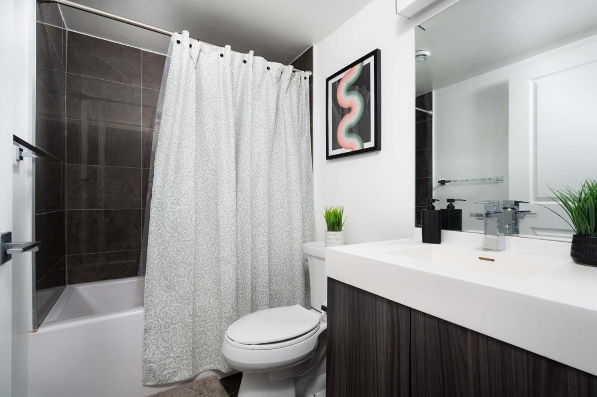 With 2 Bedrooms In Great Downtown Location