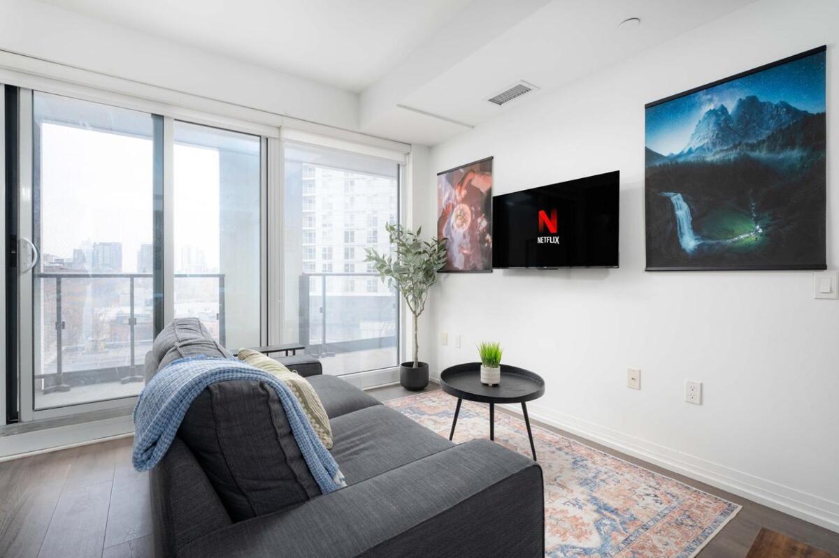 With 2 Bedrooms In Great Downtown Location Holiday home *
