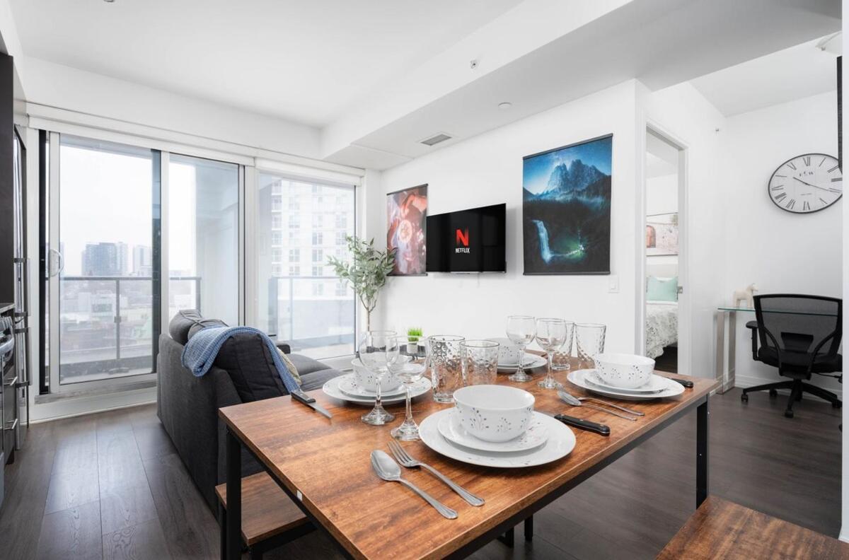 With 2 Bedrooms In Great Downtown Location Toronto