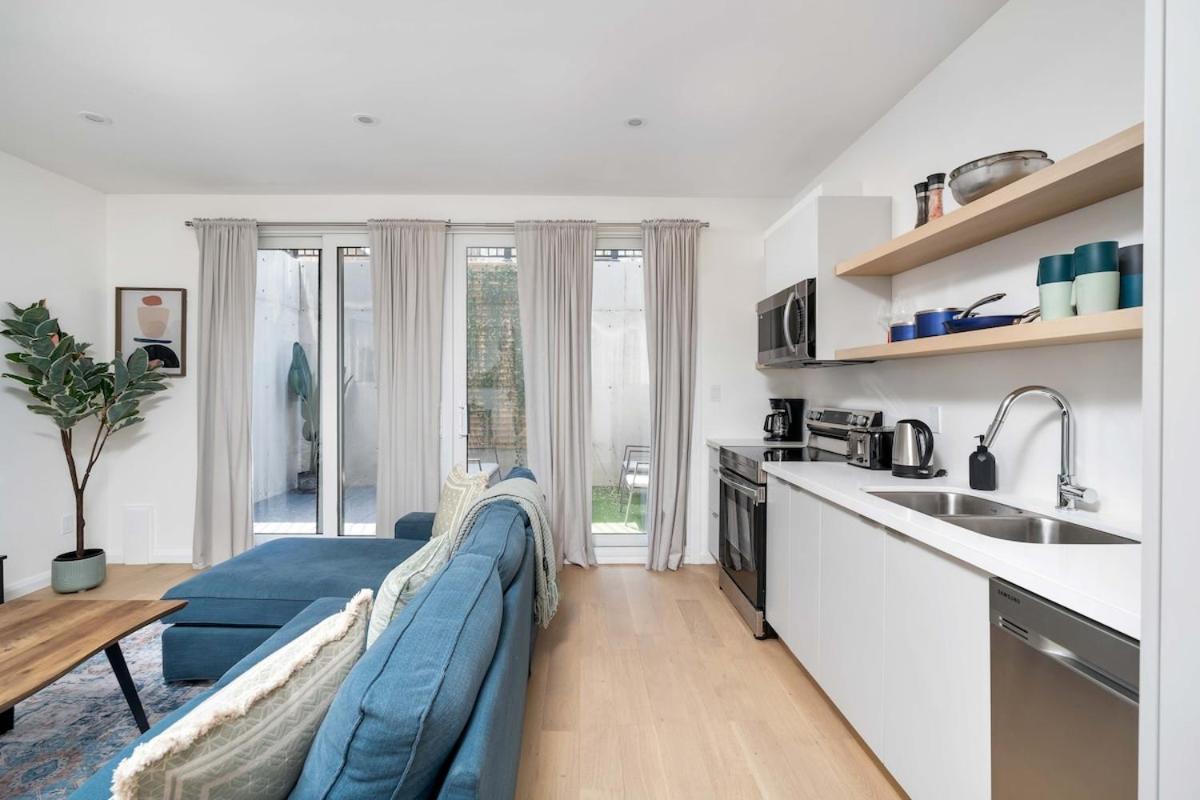 Apartment Hidden Gem - 3 Bedroom Steps To Little Italy And Uoft *