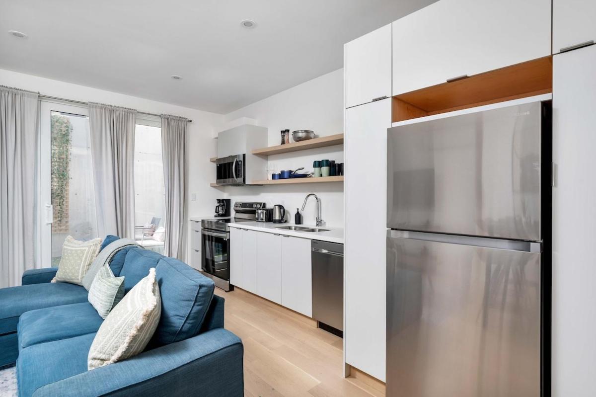 Hidden Gem - 3 Bedroom Steps To Little Italy And Uoft Apartment Toronto
