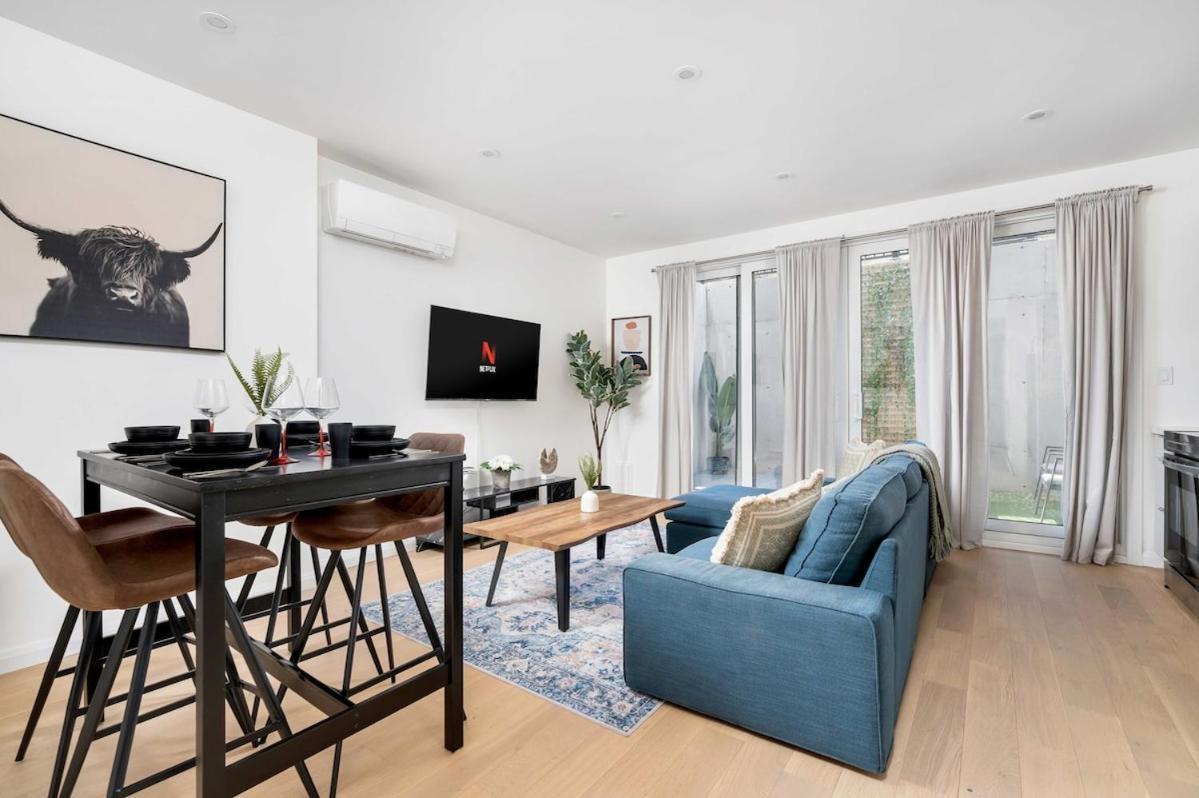 Hidden Gem - 3 Bedroom Steps To Little Italy And Uoft Toronto