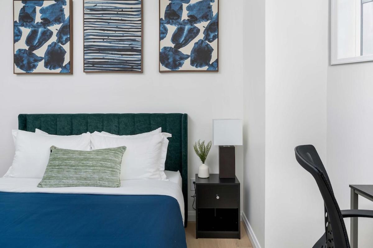 Hidden Gem - 3 Bedroom Steps To Little Italy And Uoft *
