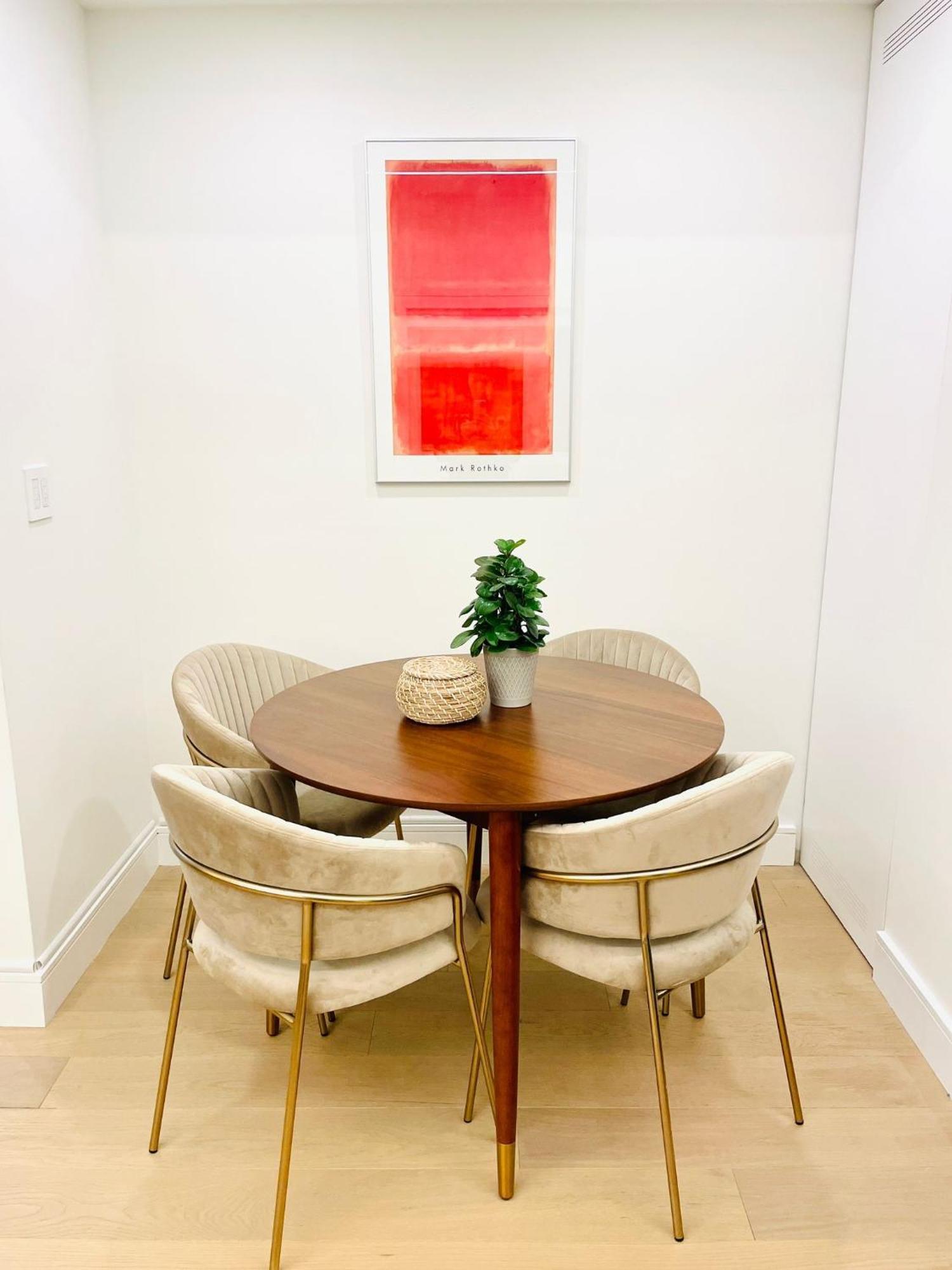 Apartment Urban 2-bed In The Beaches Toronto