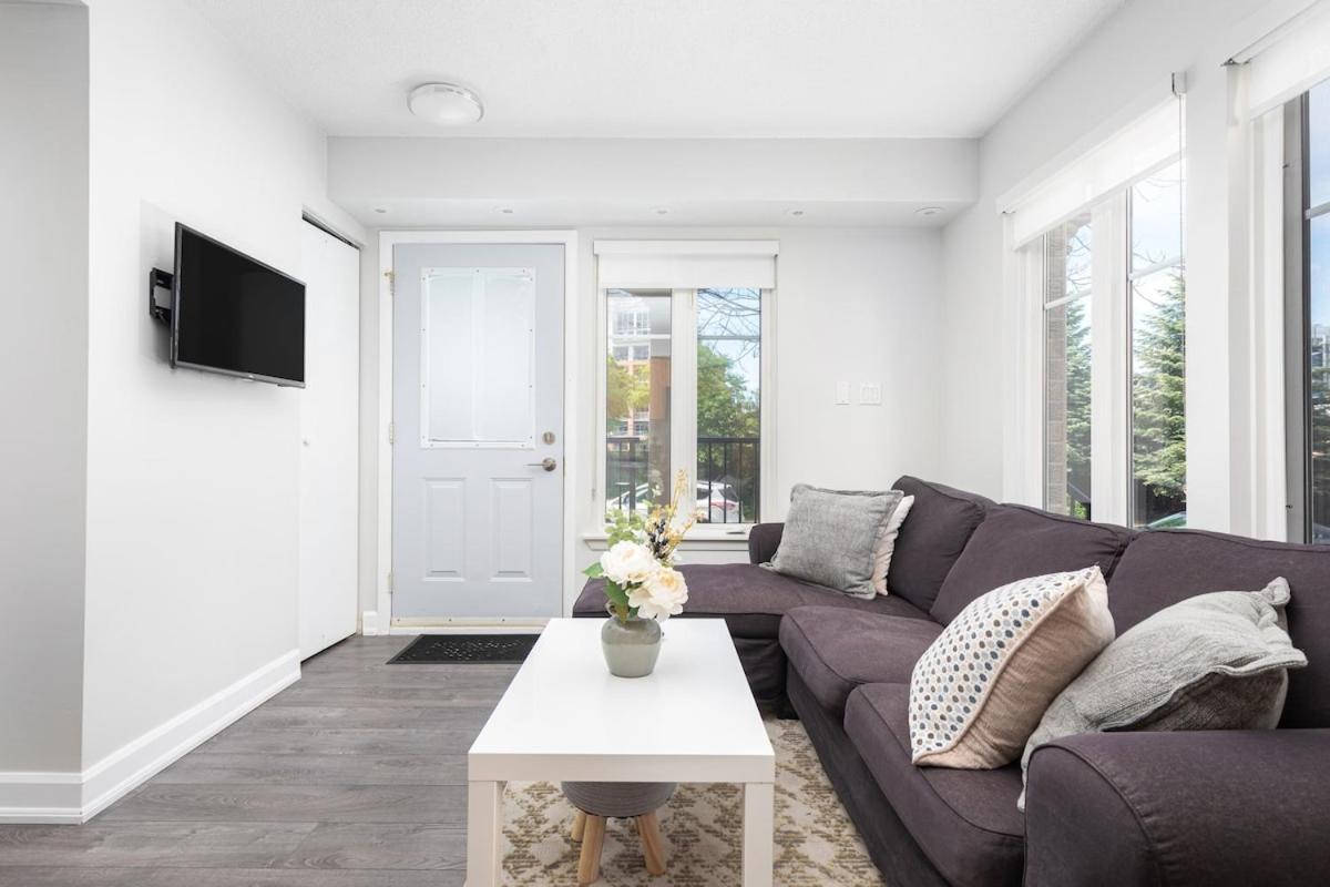 And Private 1br *