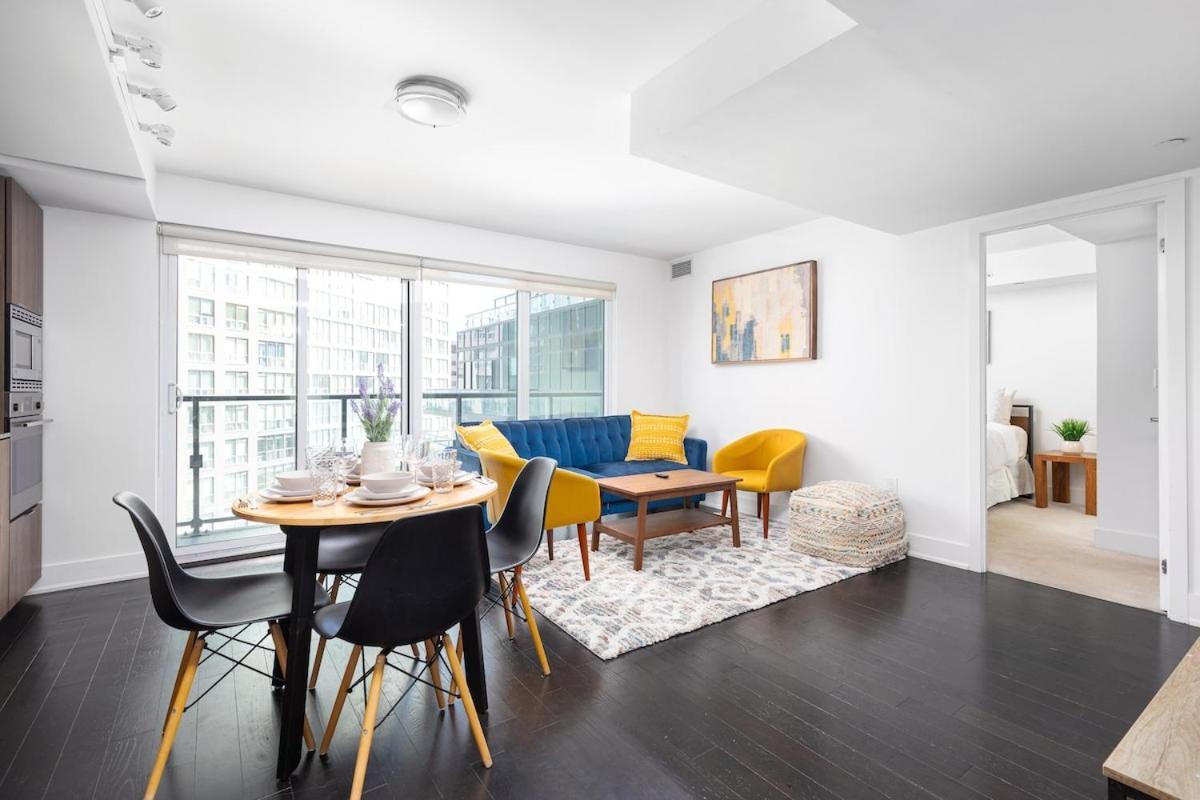 Sleek 2br W 2ba Walk To Uoft Sleeps 5 - 3 Beds Holiday home *