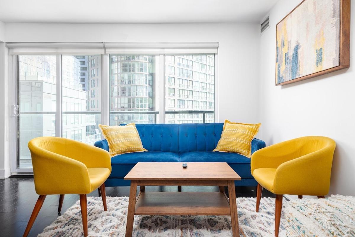 Sleek 2br W 2ba Walk To Uoft Sleeps 5 - 3 Beds * Toronto