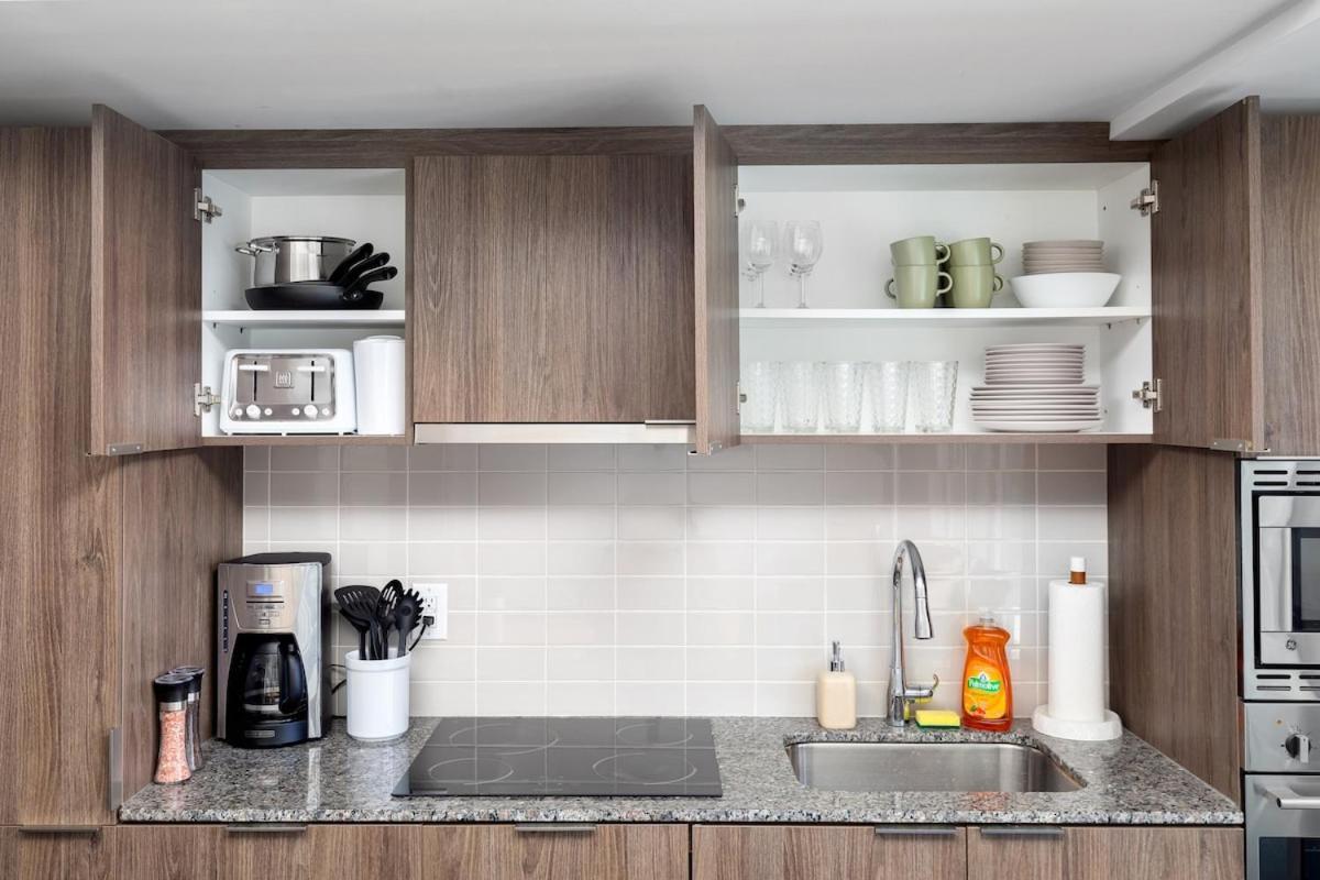 Sleek 2br W 2ba Walk To Uoft Sleeps 5 - 3 Beds Toronto