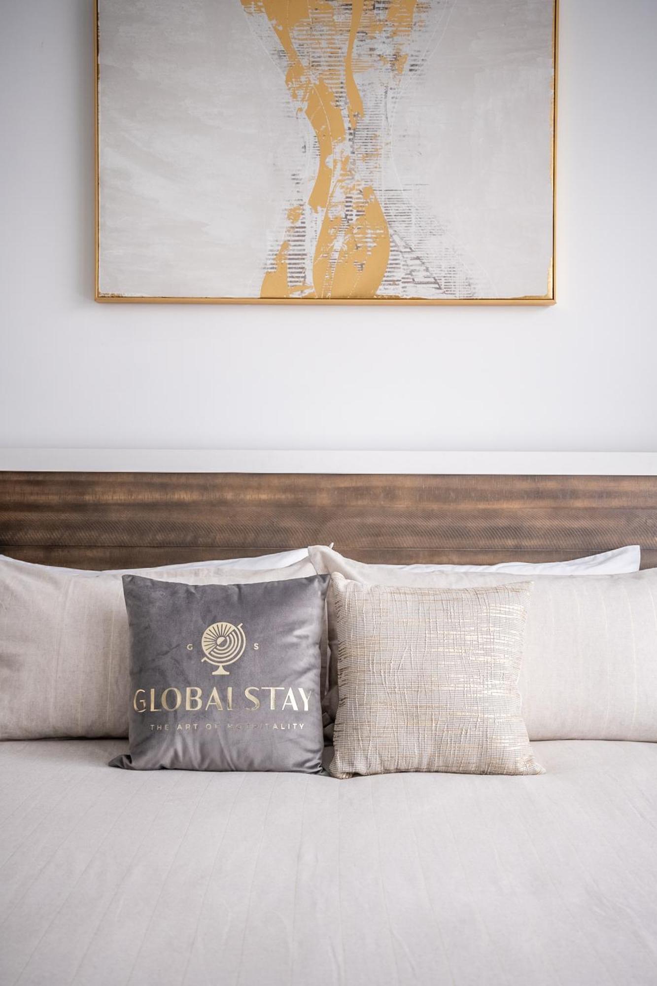 Fancy Downtown House With Hot Tub & Bbq By Globalstay Toronto