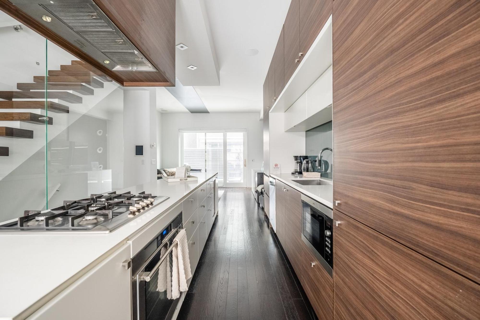 Fancy Downtown House With Hot Tub & Bbq By Globalstay