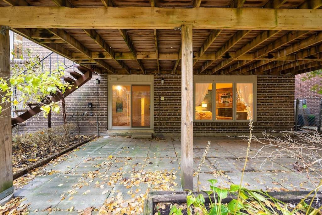 Spacious Bedroom With Garden View, Fridge, Workspace *