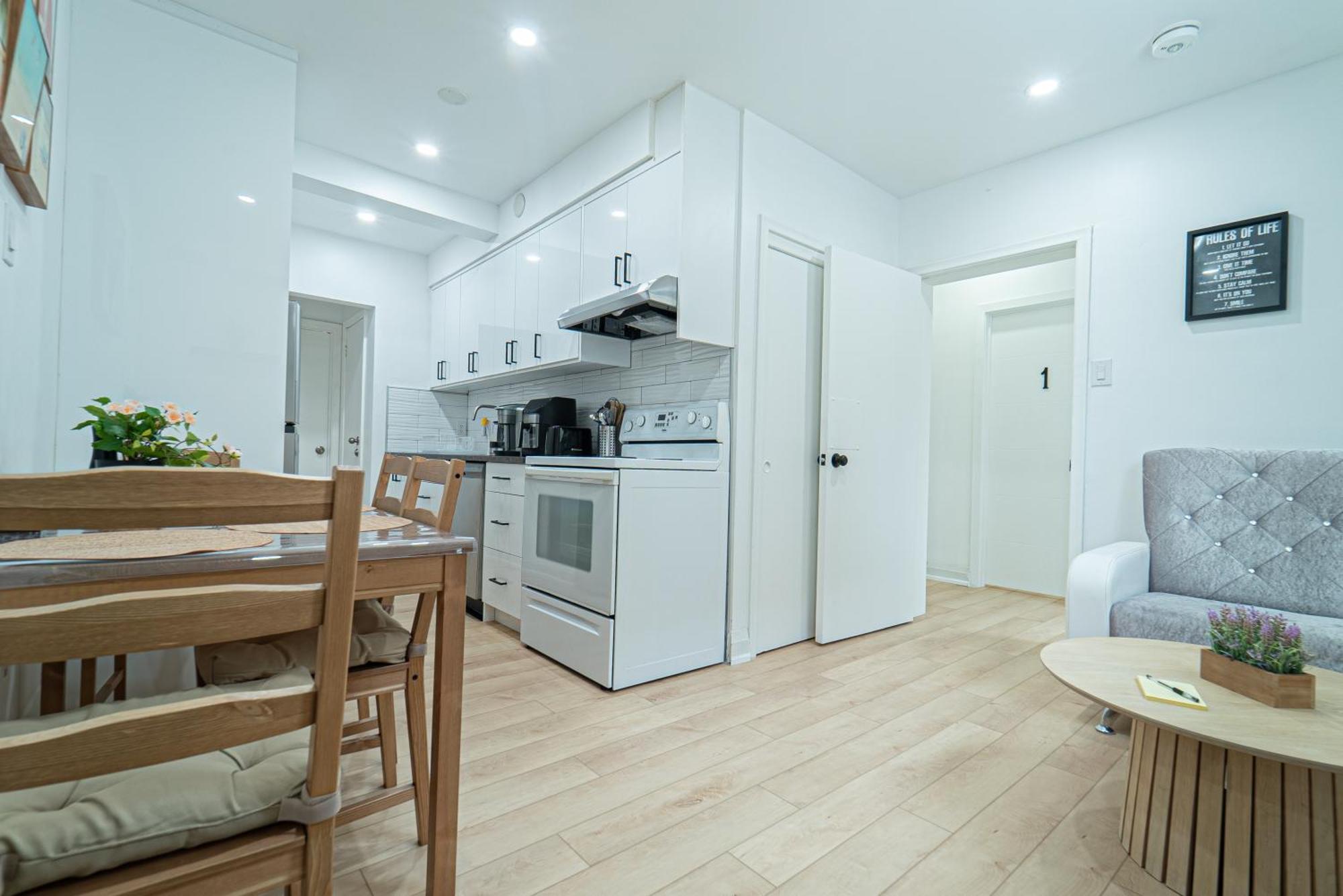 With Working Space, Equipped Kitchen, Comfortable Bed Homestay