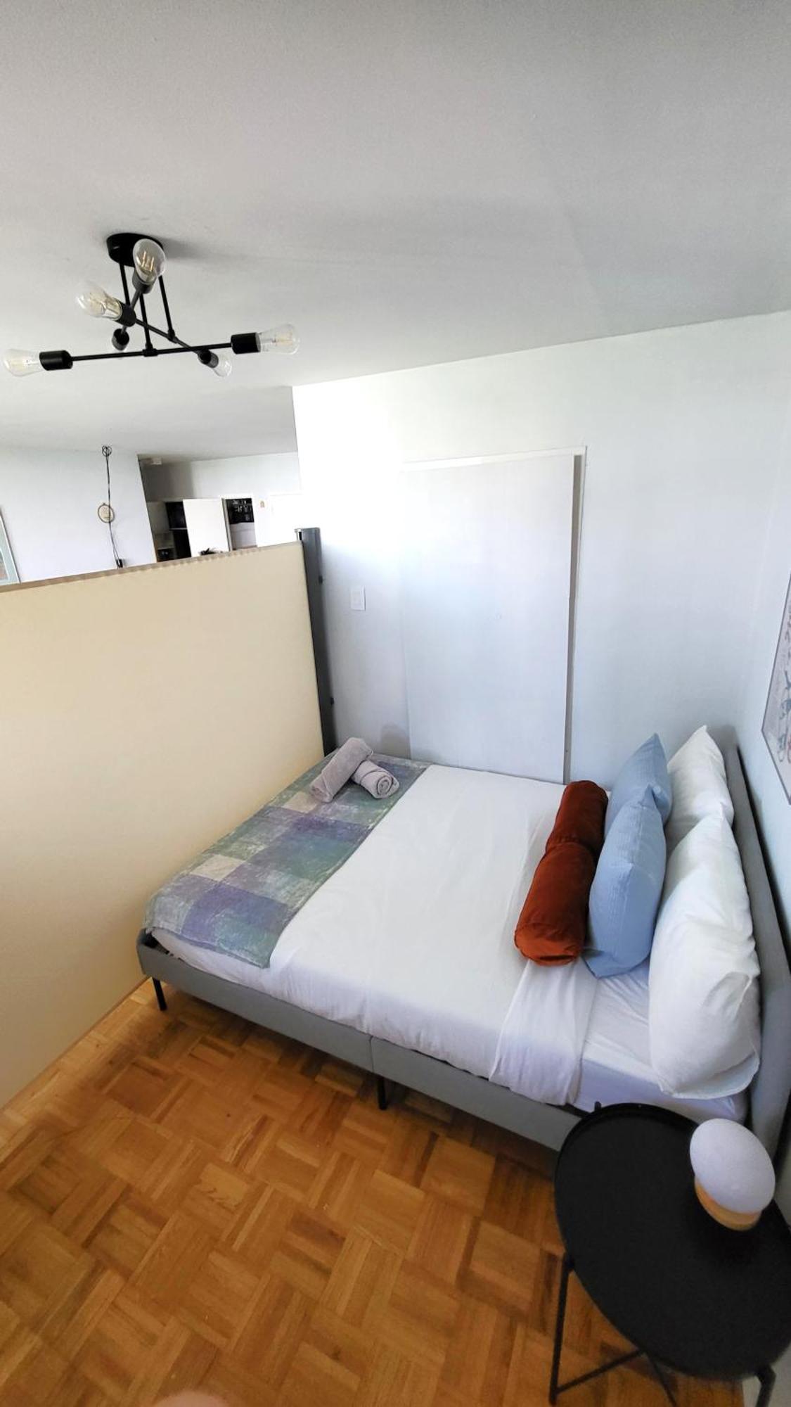 Apartment Downtown Gem By The Subway Toronto