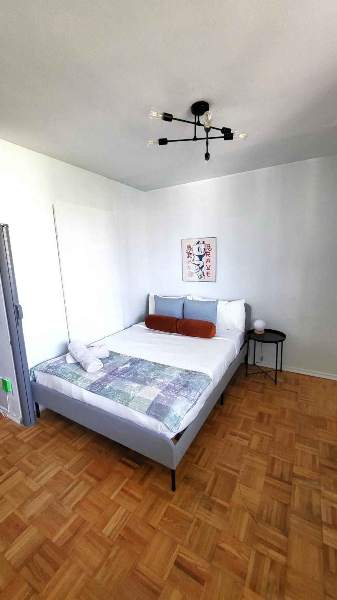 Apartment Downtown Gem By The Subway